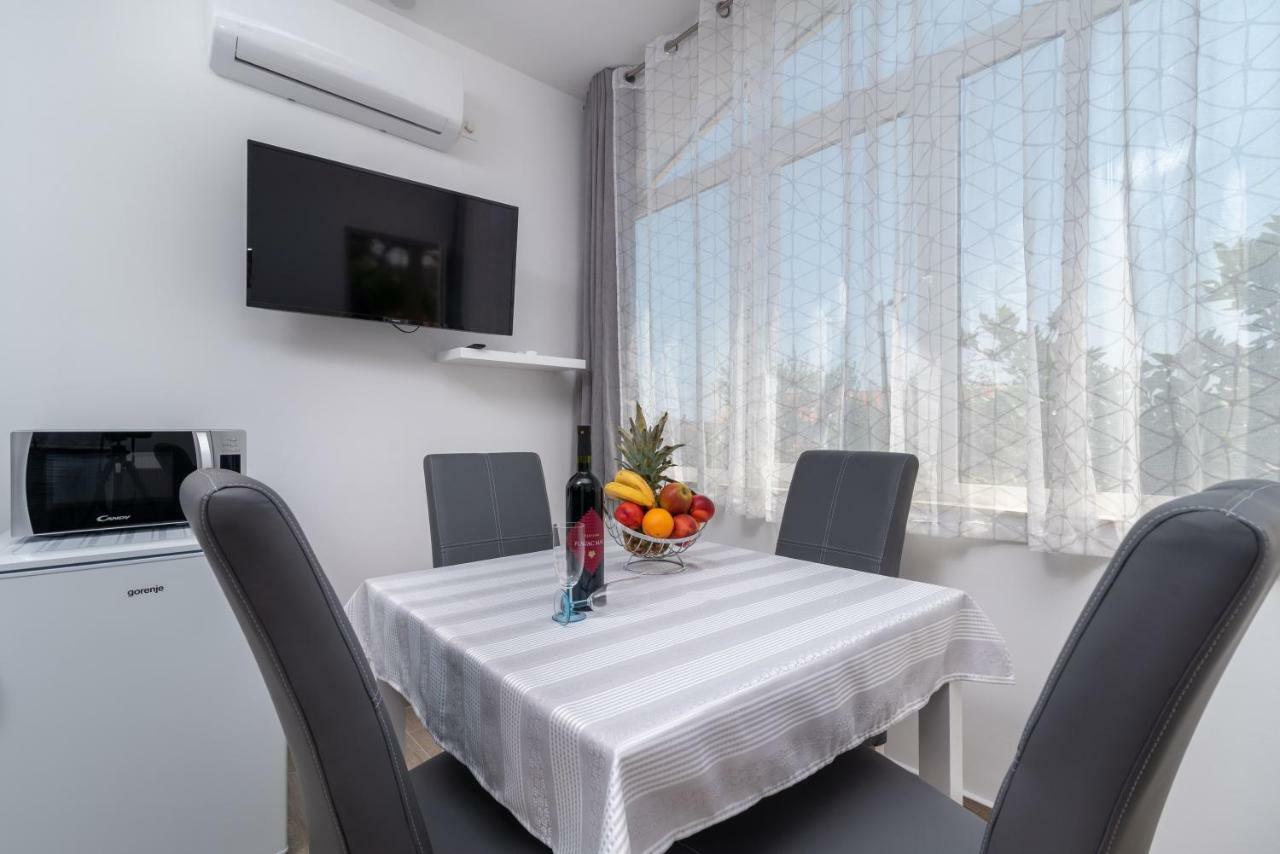 Apartman Niksi Trogir Zewnętrze zdjęcie